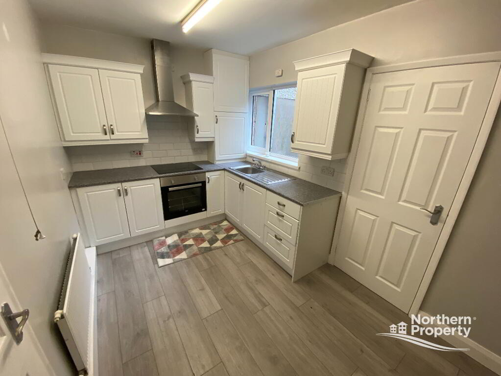 Photo 4 of 18 Beechmount Crescent, Belfast