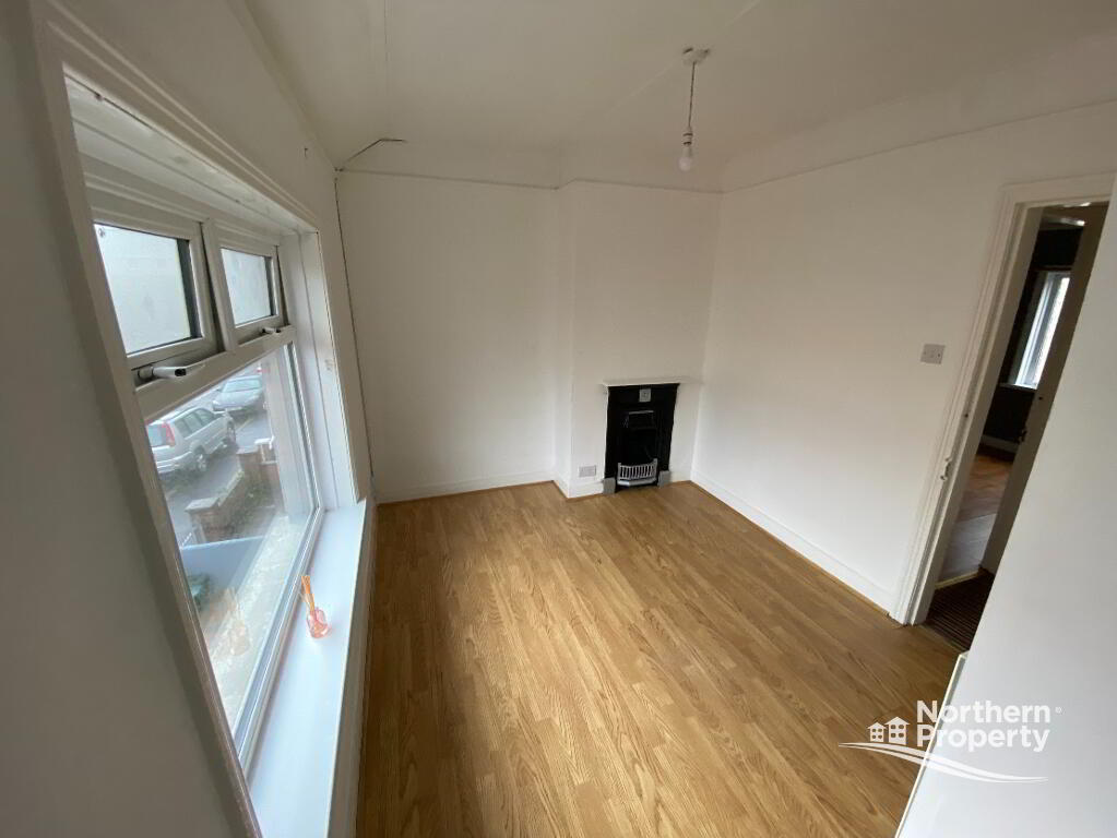 Photo 6 of 18 Beechmount Crescent, Belfast