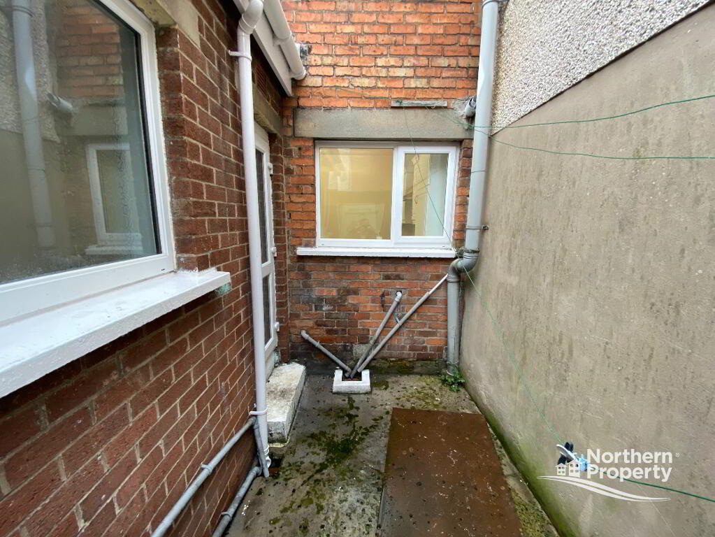 Photo 8 of 18 Beechmount Crescent, Belfast