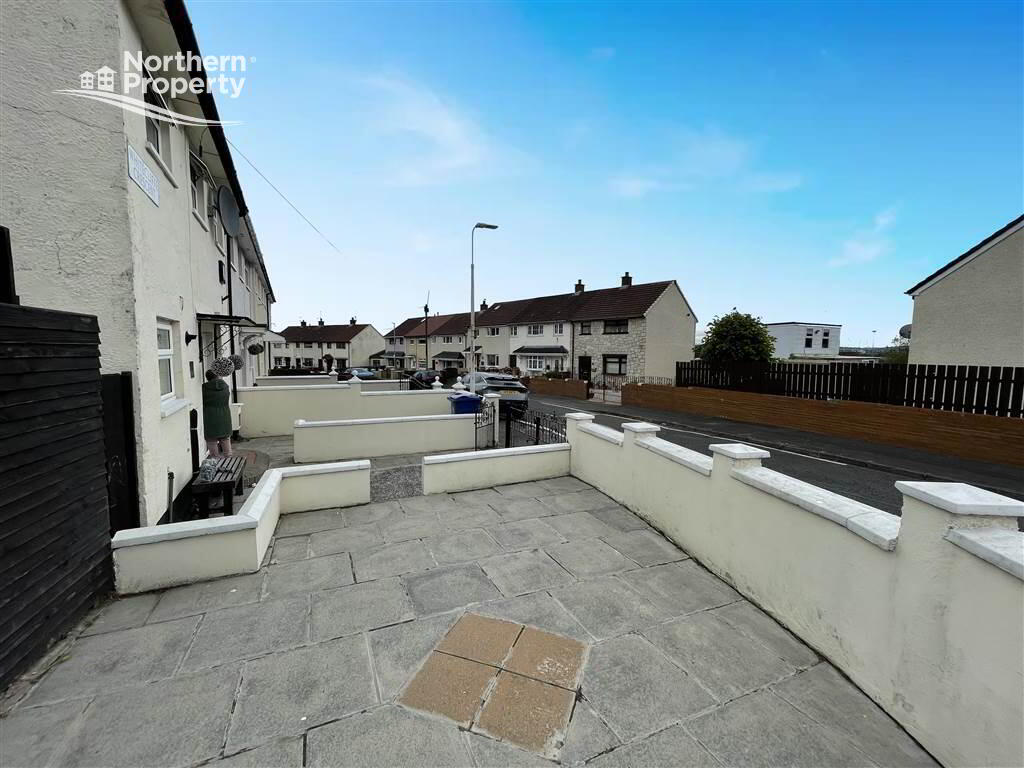 Photo 3 of 2 Whitecliff Crescent, Belfast