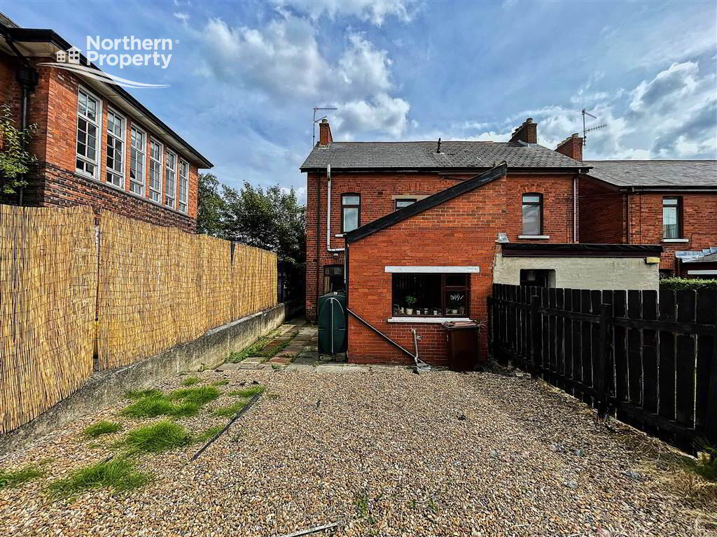 Photo 18 of 427 Springfield Road, Belfast