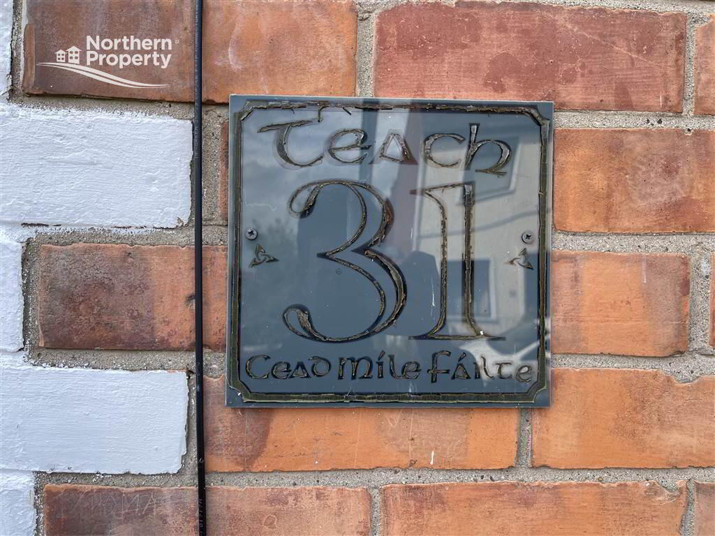 Photo 3 of 31 St James Crescent, Belfast
