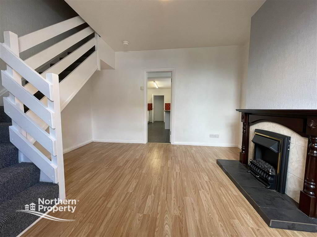 Photo 6 of 31 St James Crescent, Belfast