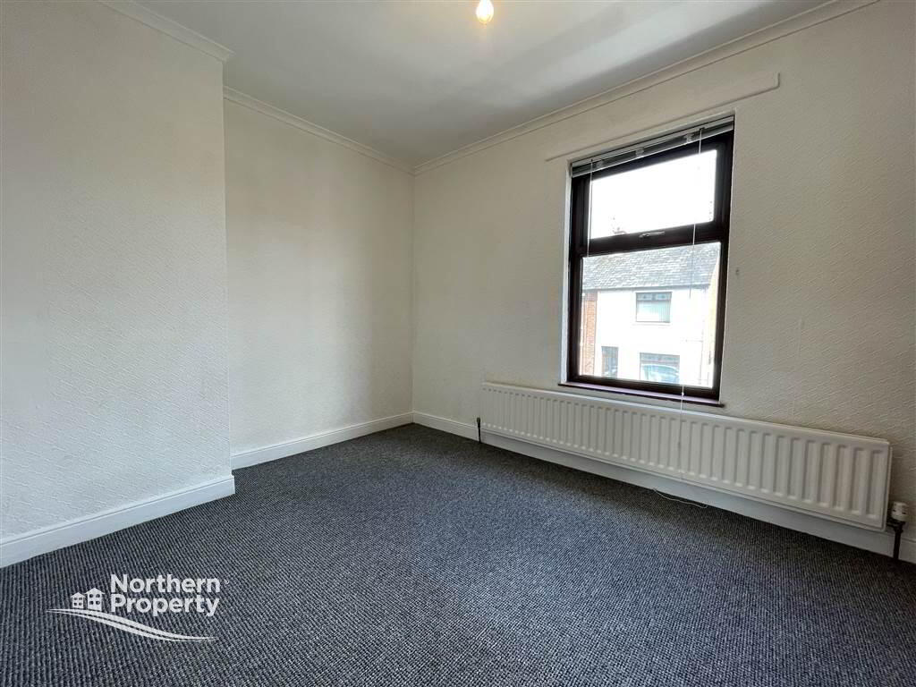 Photo 14 of 31 St James Crescent, Belfast