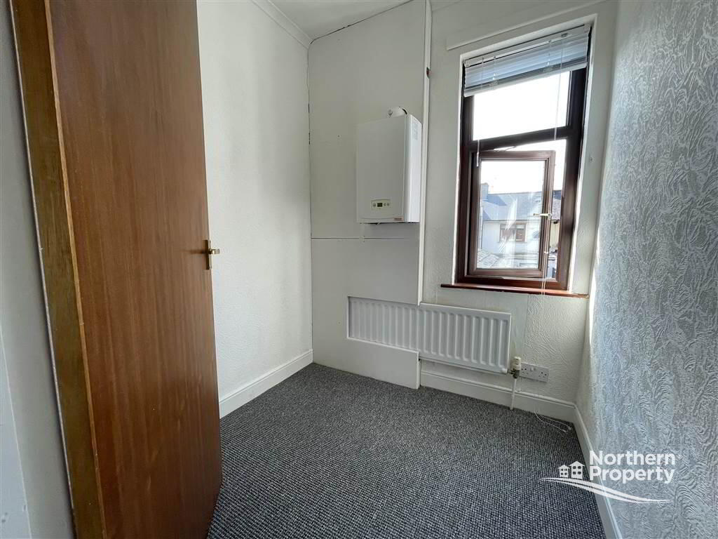 Photo 18 of 31 St James Crescent, Belfast