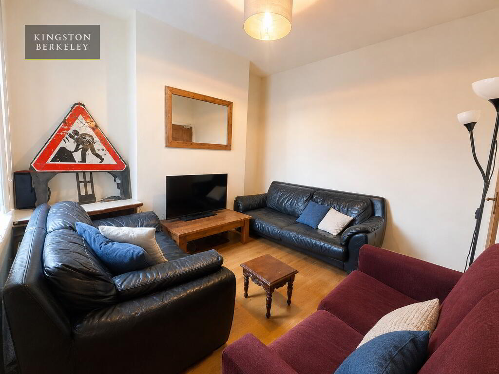 Photo 4 of (hmo Registered), 61 Dunluce Avenue, Lisburn Road, Belfast South, Belfast