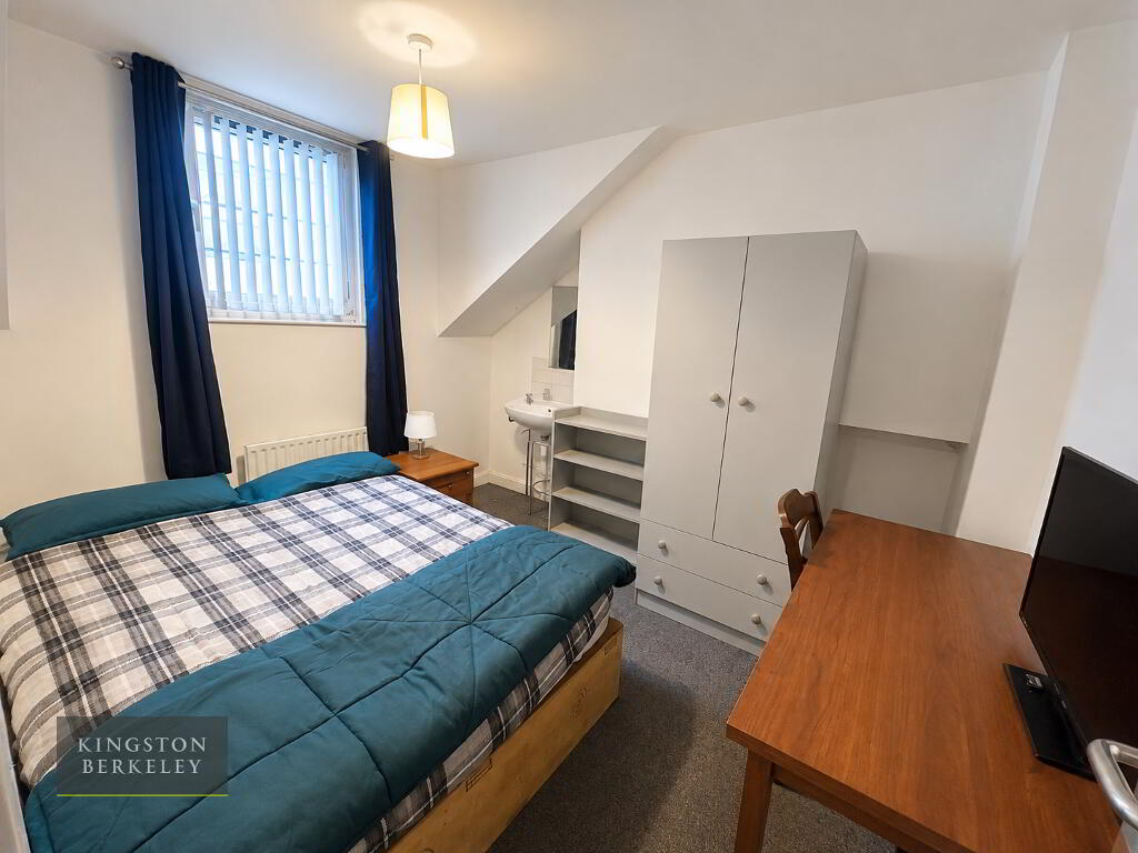 Photo 8 of (hmo Registered), 61 Dunluce Avenue, Lisburn Road, Belfast South, Belfast