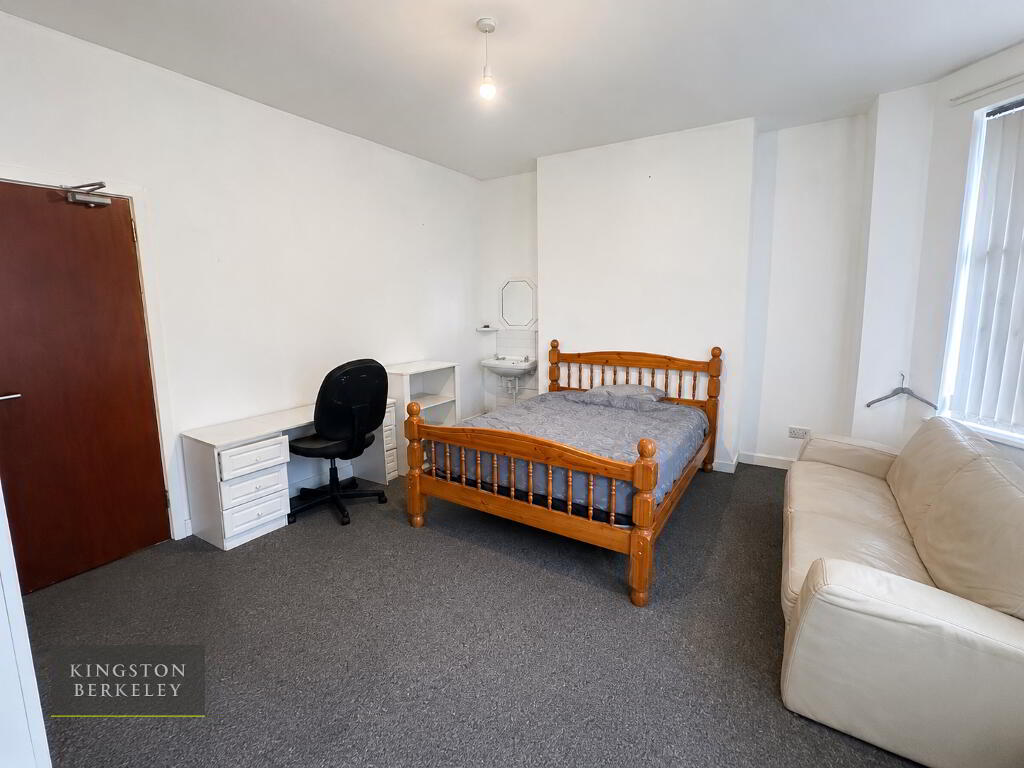 Photo 9 of (hmo Registered), 61 Dunluce Avenue, Lisburn Road, Belfast South, Belfast