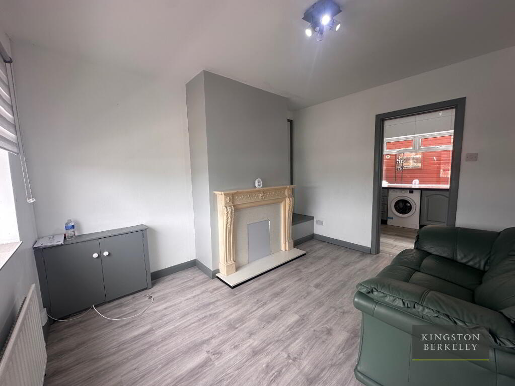 Photo 3 of 83 Ainsworth Drive, Belfast