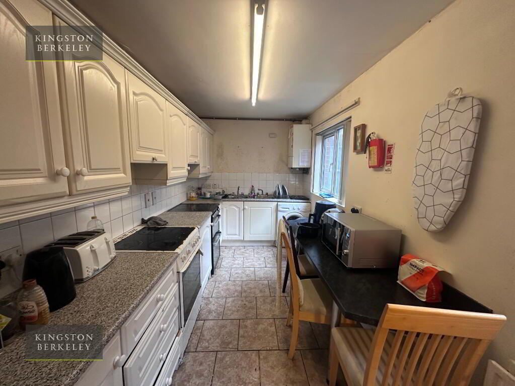 Photo 5 of (hmo Registered), 61 Dunluce Avenue, Lisburn Road, Belfast South, Belfast