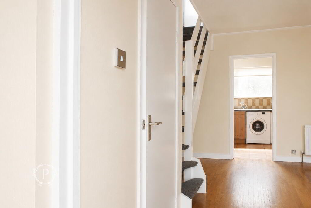 Photo 3 of 23 Messancy Place, Armagh
