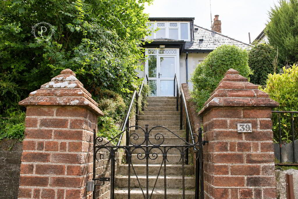 Photo 2 of 39 Victoria Street, Armagh