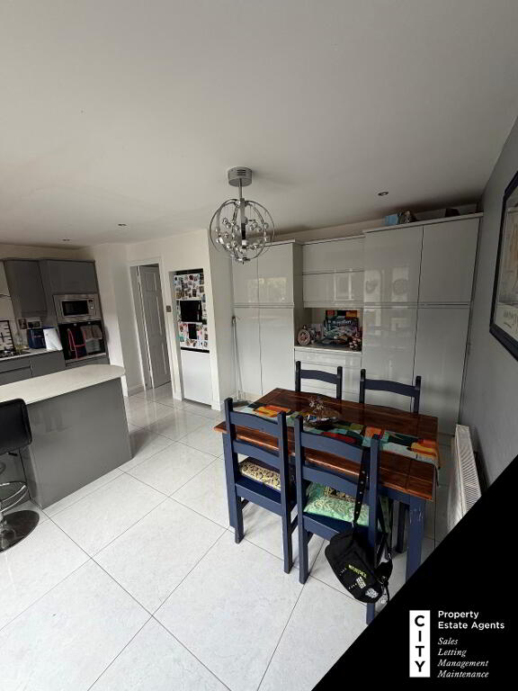 Photo 2 of 17 Northland Way, Derry