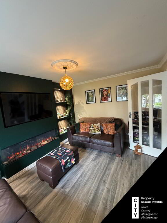 Photo 5 of 17 Northland Way, Derry