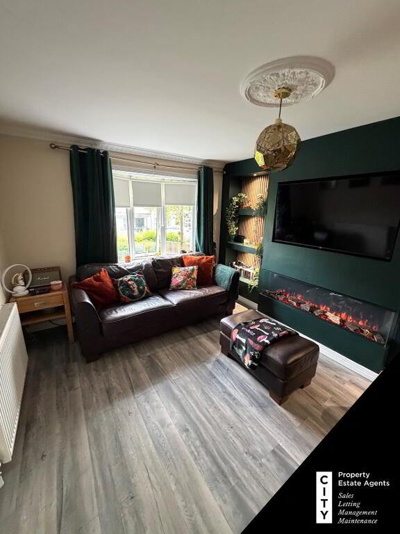 Photo 6 of 17 Northland Way, Derry