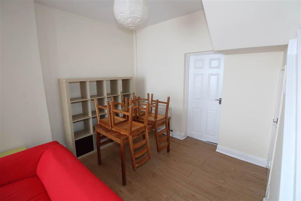 Photo 3 of 30 Titania Street, Belfast