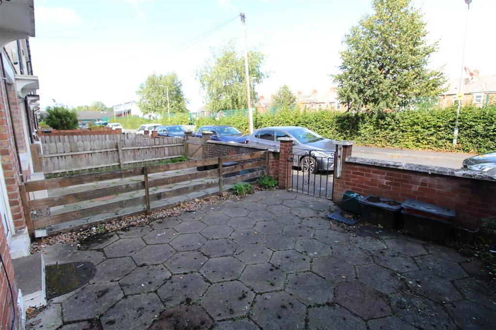 Photo 2 of 32 Strandburn Street, Belfast