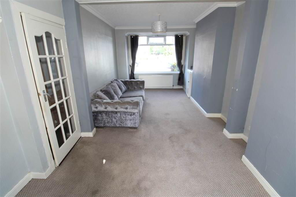 Photo 4 of 239 Castlereagh Road, Belfast