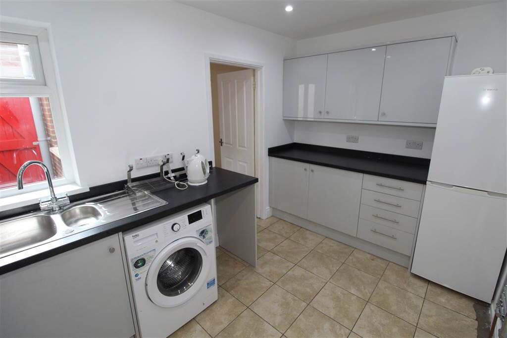 Photo 5 of 30 Titania Street, Belfast