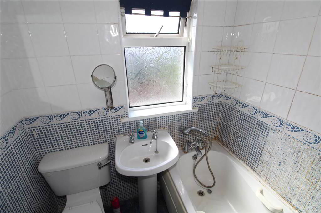 Photo 11 of 32 Strandburn Street, Belfast