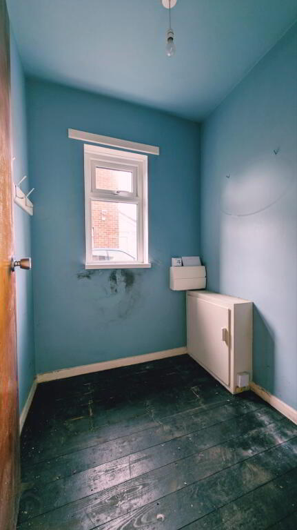 Photo 8 of 27 Blackburn Crescent, Londonderry