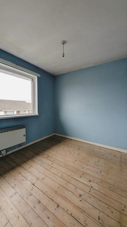Photo 9 of 27 Blackburn Crescent, Londonderry