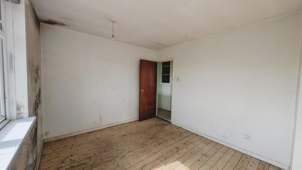Photo 10 of 27 Blackburn Crescent, Londonderry