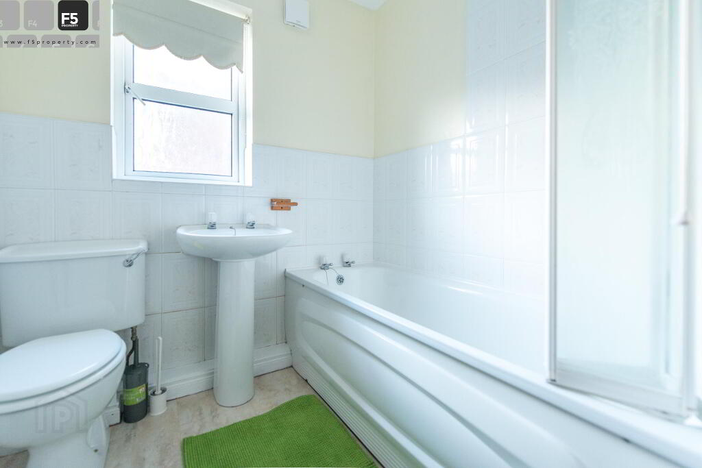 6 Ardenlee Way Bathroom
