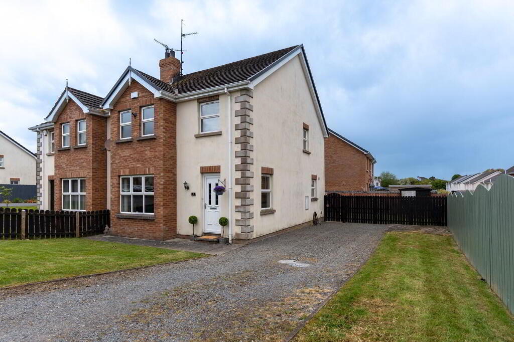 Photo 1 of 9 Willow Dean, Markethill