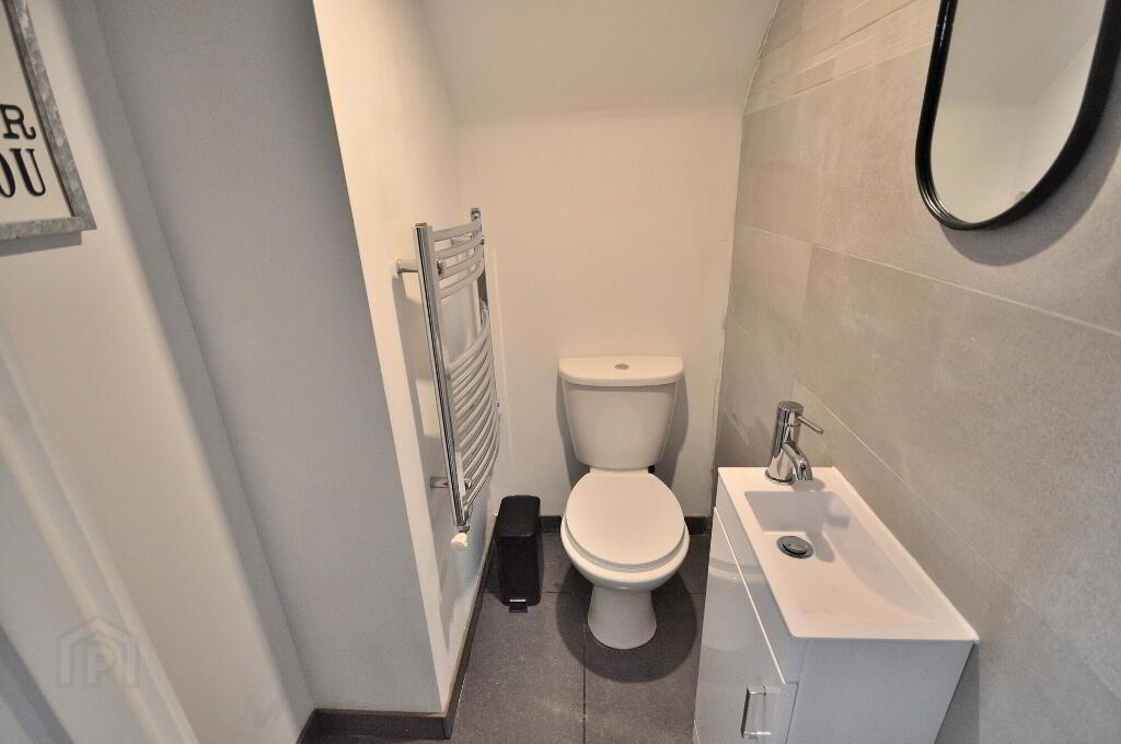 Photo 9 of 70 Clandeboye Road, Bangor
