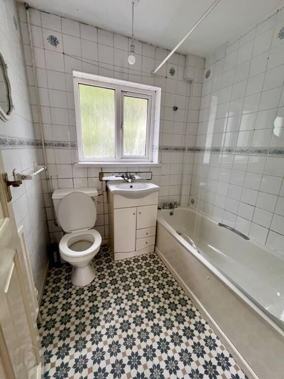 Photo 4 of 133 Bann Drive, Derry/Londonderry