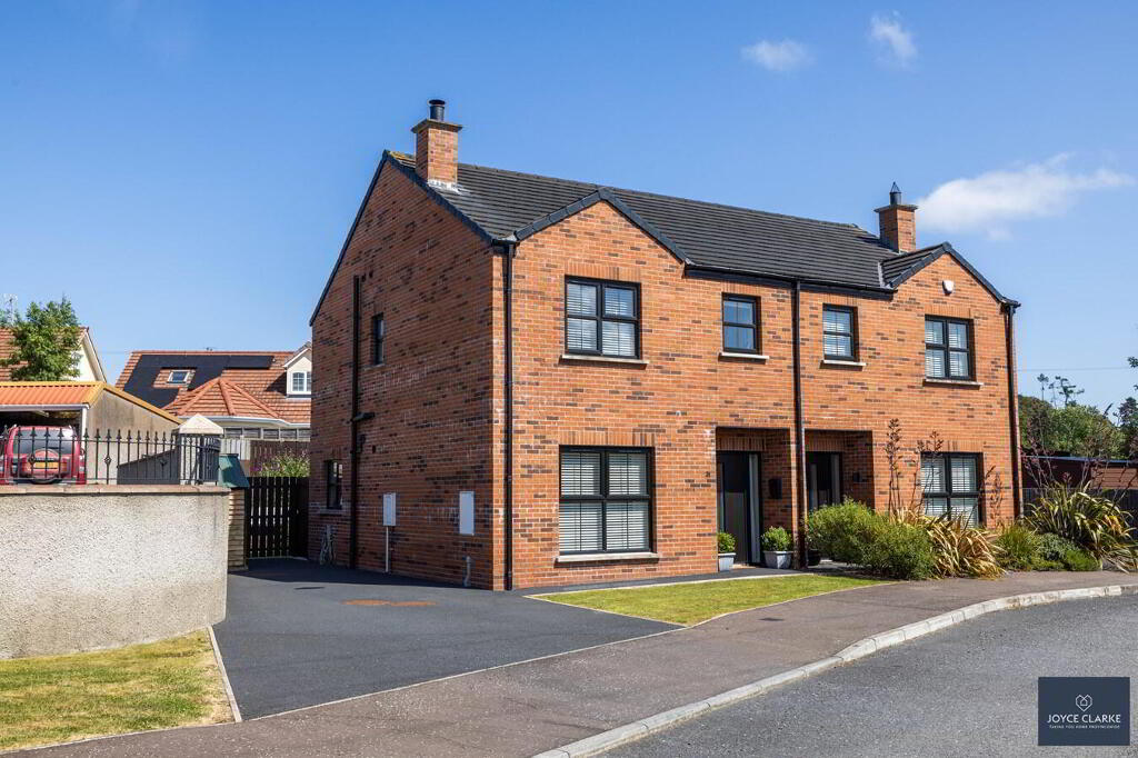 Photo 1 of 31 Lilburn Hall, Lurgan