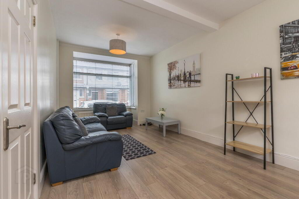 Photo 4 of 63 Tildarg Street, Belfast