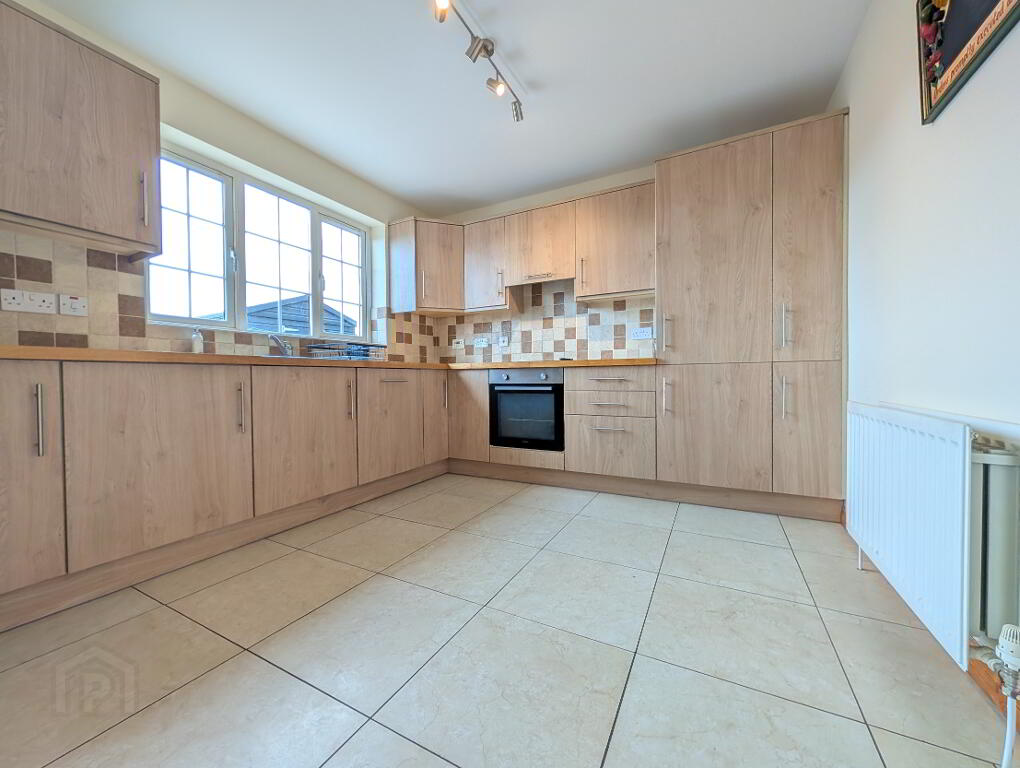 Photo 5 of 11 Castleglen Way, Dundrum