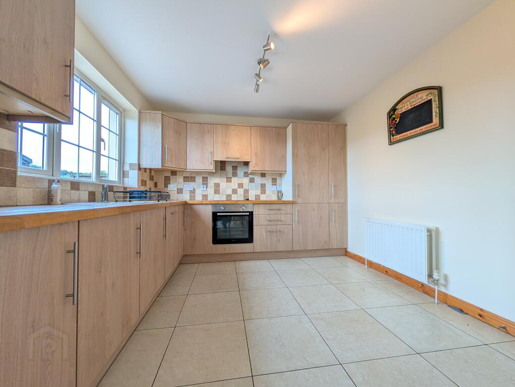Photo 6 of 11 Castleglen Way, Dundrum