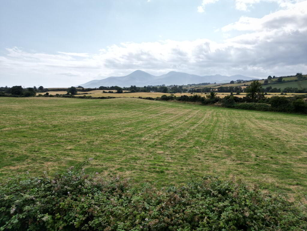 Photo 20 of 11 Castleglen Way, Dundrum
