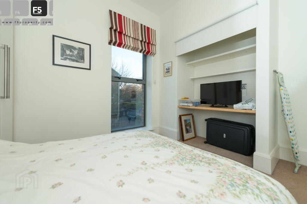 Bedroom 1 (2)
