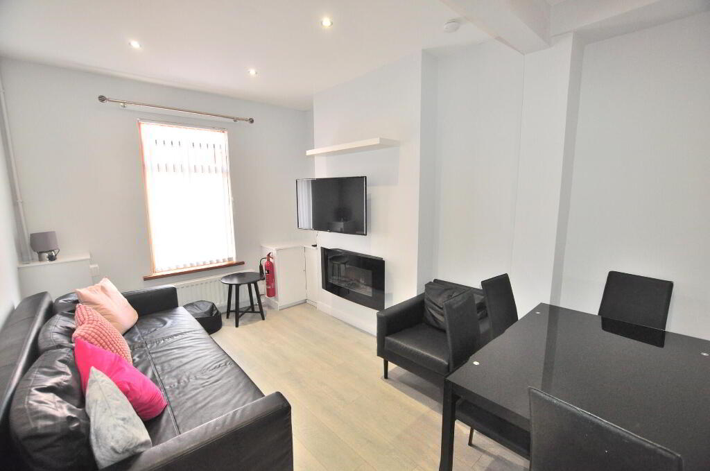 Photo 5 of 14 Egeria Street, Belfast