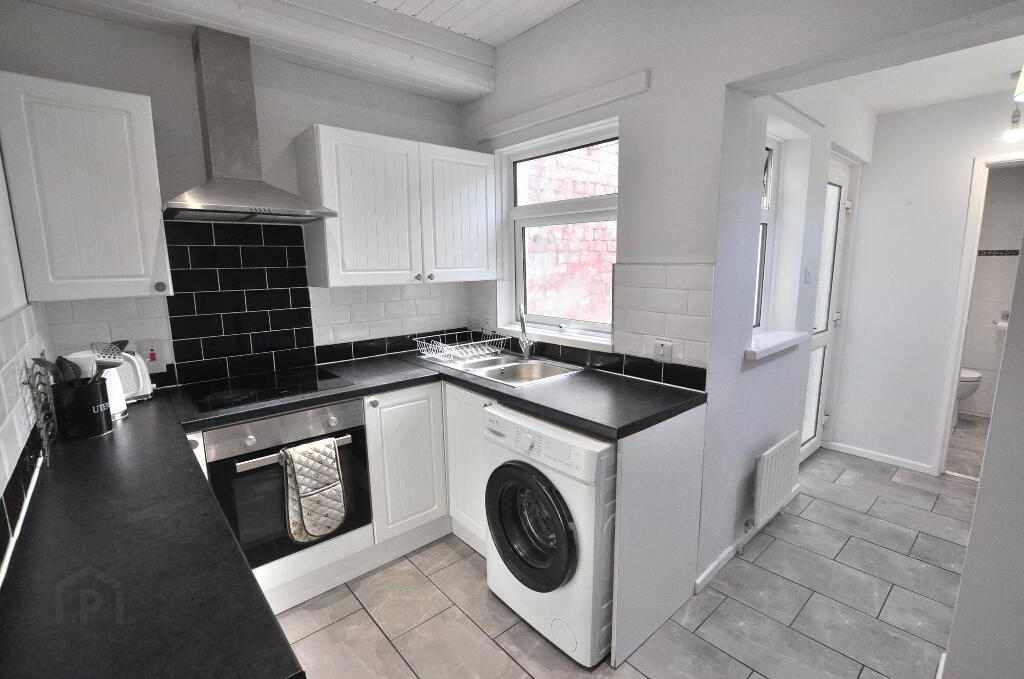 Photo 8 of 14 Egeria Street, Belfast