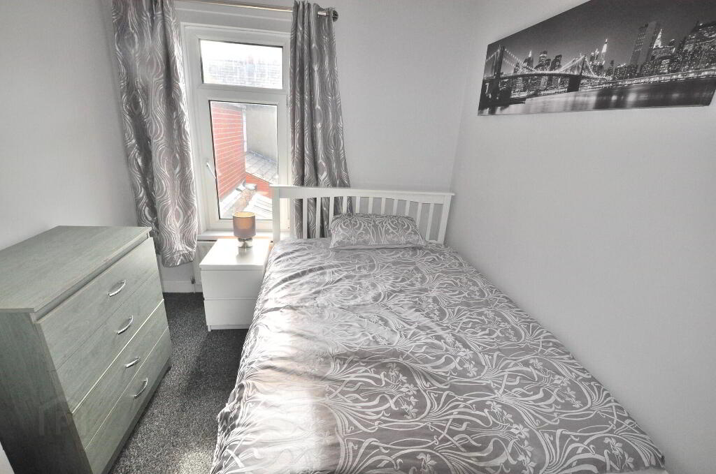 Photo 13 of 14 Egeria Street, Belfast