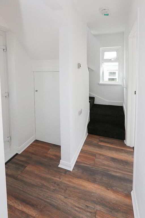 Photo 7 of 6 Graymount Grove, Newtownabbey