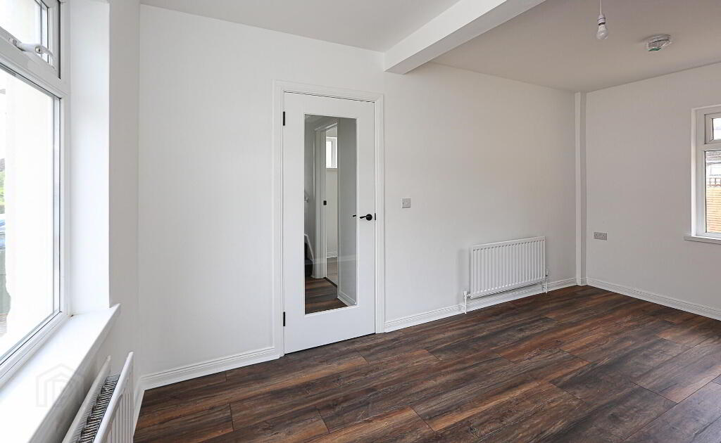 Photo 12 of 6 Graymount Grove, Newtownabbey