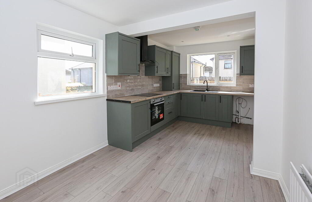Photo 13 of 6 Graymount Grove, Newtownabbey