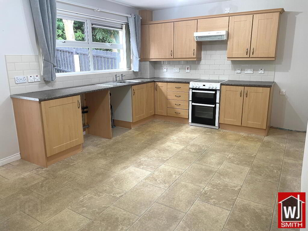 Photo 10 of 28 Castle View, Newtownstewart