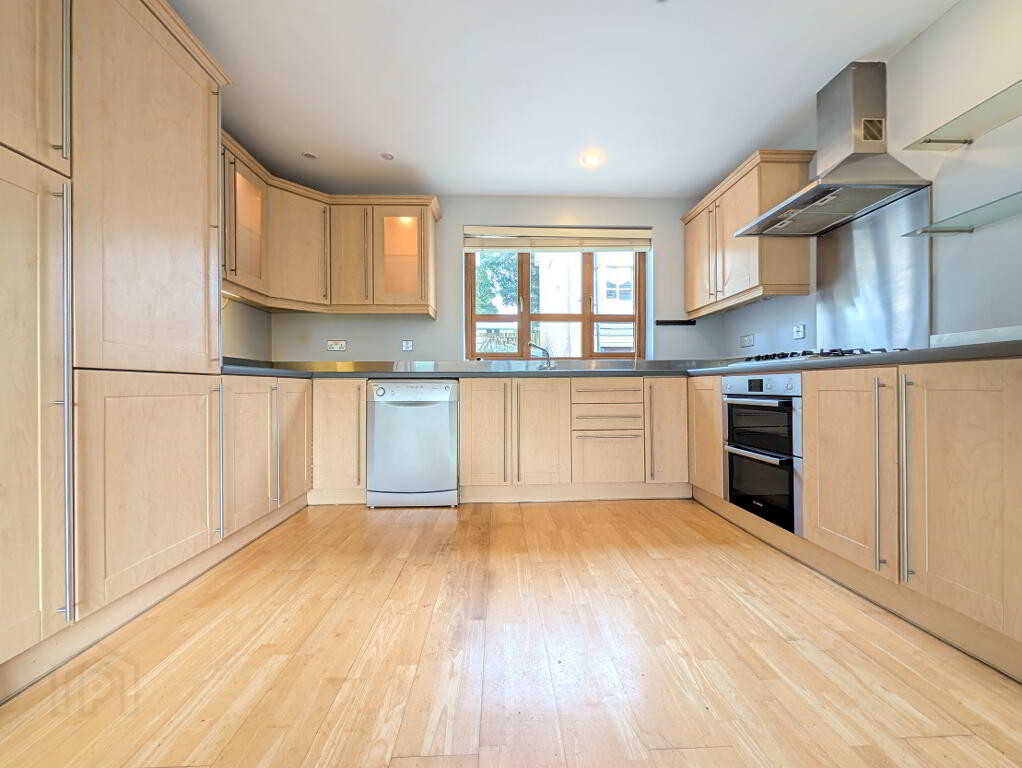 Photo 12 of 16 Rathcillan Court, Newcastle