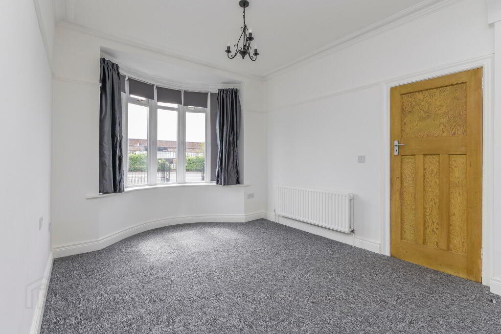 Photo 5 of 428 Castlereagh Road, Belfast