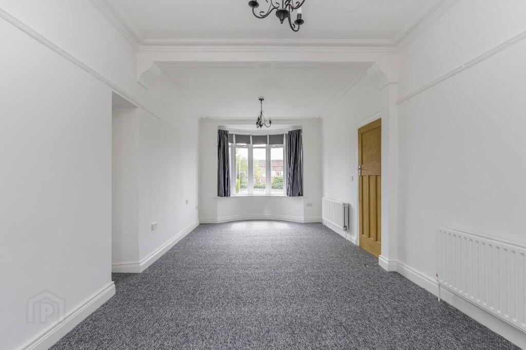 Photo 4 of 428 Castlereagh Road, Belfast