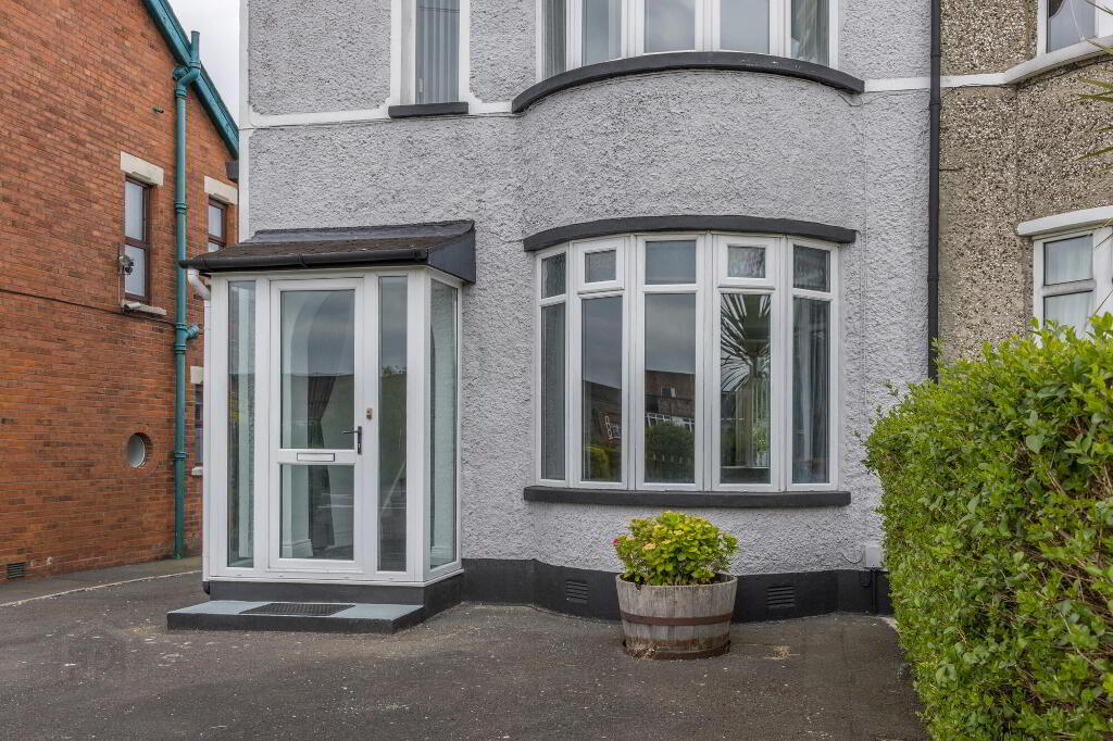Photo 2 of 428 Castlereagh Road, Belfast