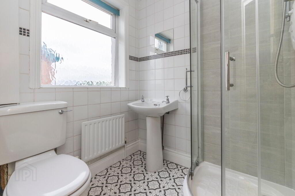 Photo 17 of 428 Castlereagh Road, Belfast