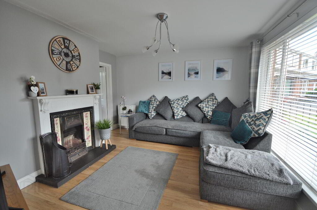 Photo 4 of 56 Cloverdale Crescent, Lisburn